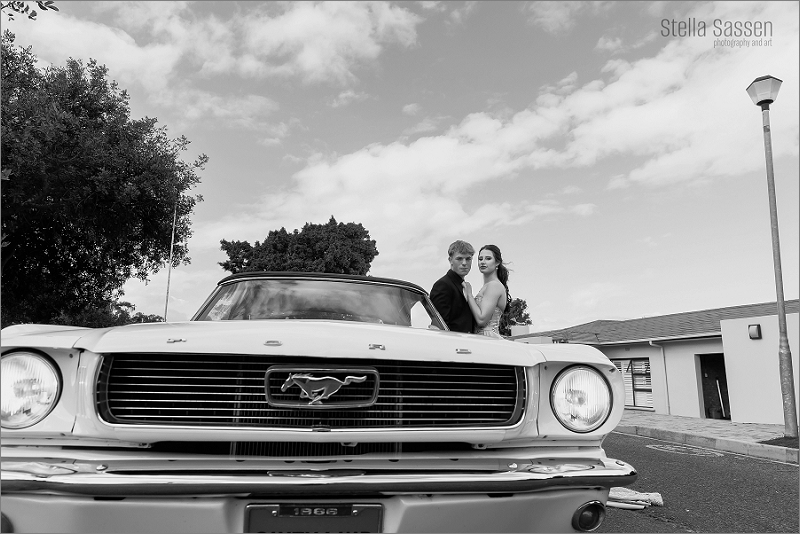 matric dance seinior photos with vintage car